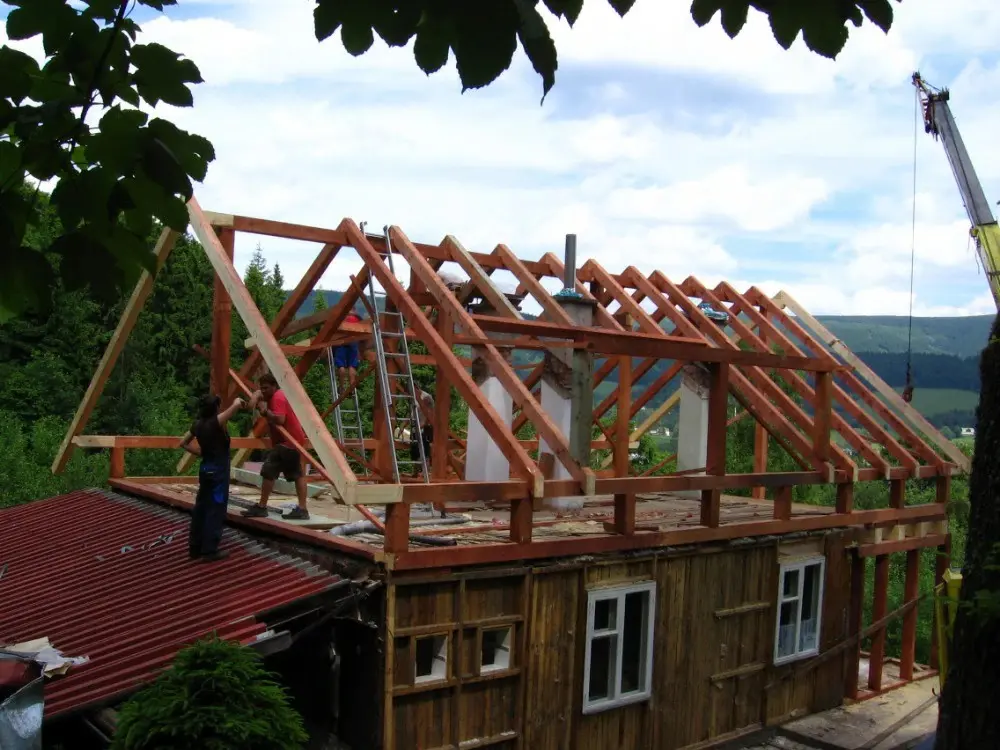 Rekonstrukce roubenky Deštné – pohled 1