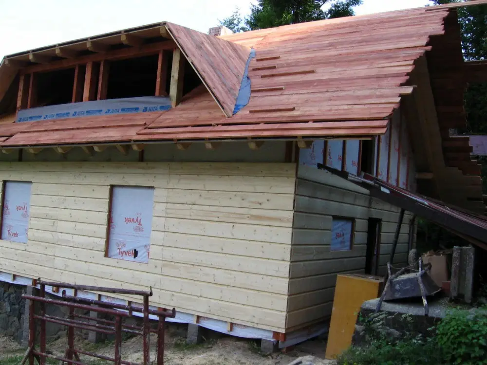 Rekonstrukce roubenky Deštné – pohled 3