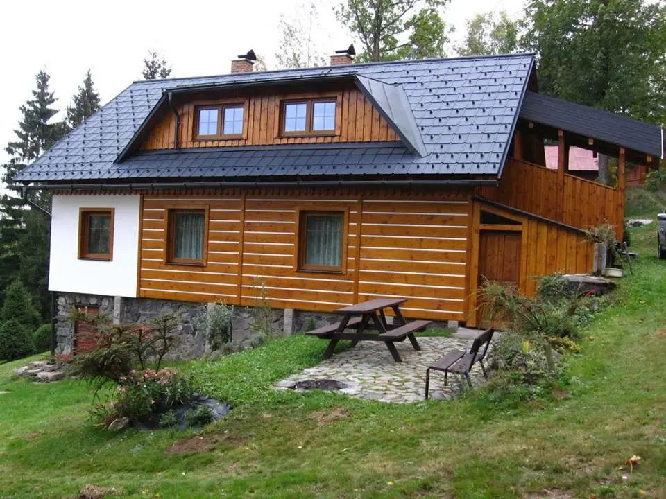 Rekonstrukce roubenky Deštné – pohled 7